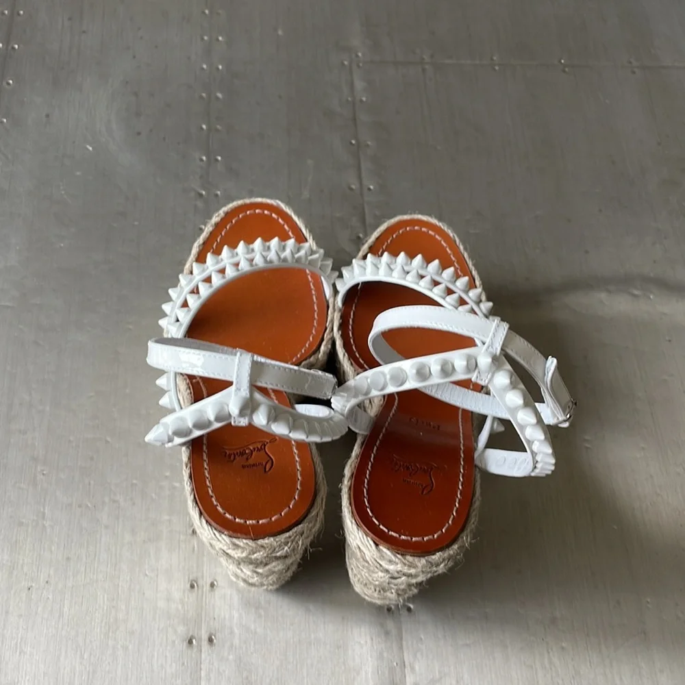 Christian Louboutin mafaldina Zeppa wedge espadrille sandal white spike sz 39